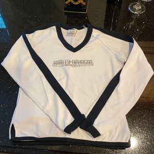 Women’s Harley Davidson jersey.
